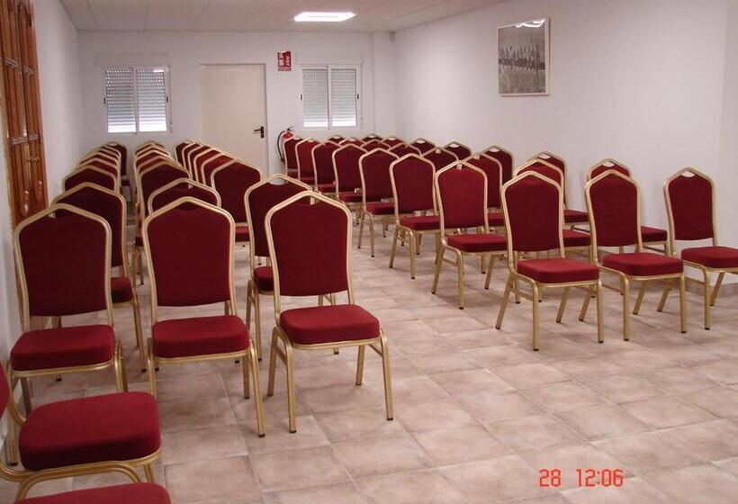 פנסיון Hostal Alfil
