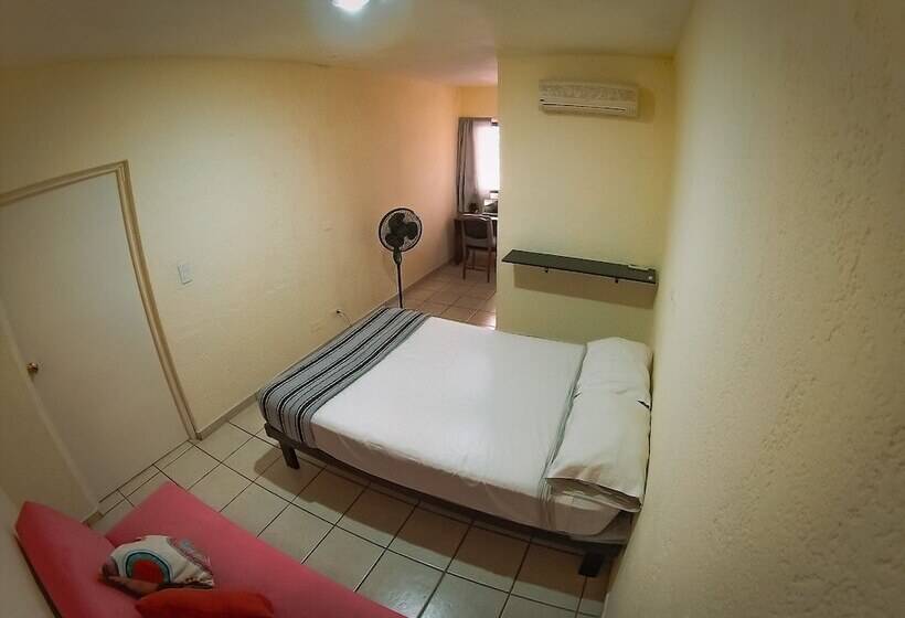 پانسیون Pueblo Nomada   Hostel