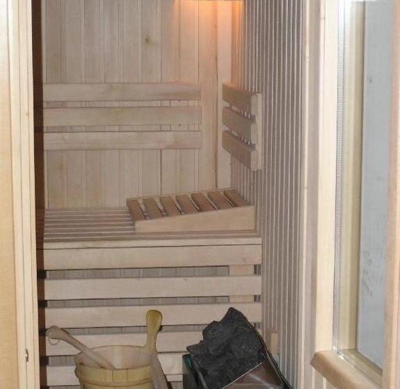 پانسیون Guest House Karov   2 Stars