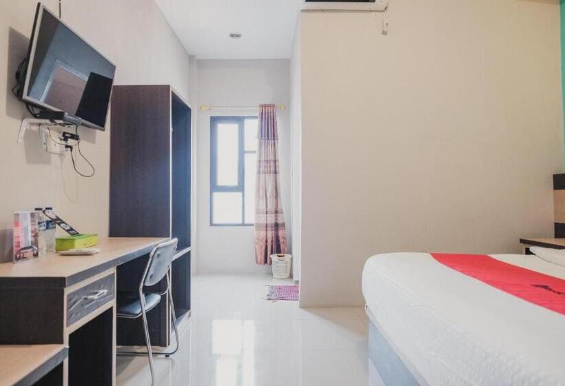 پانسیون Reddoorz Syariah At Hotel Grand Mentari