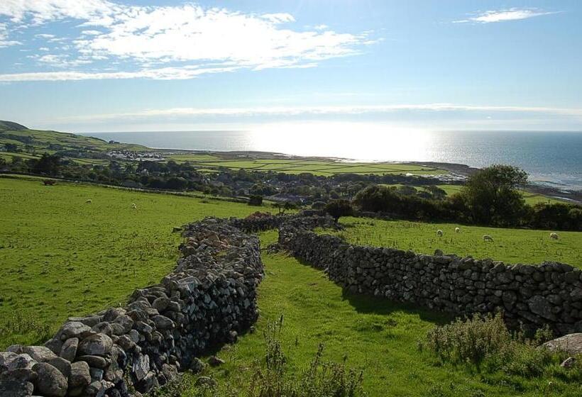 ベッドアンドブレックファースト Saint Cadfans Lodge