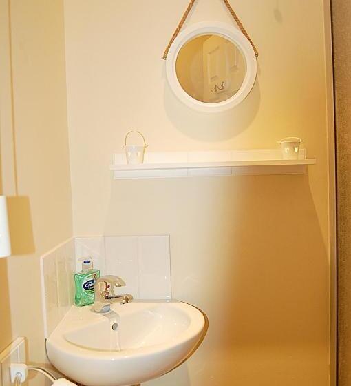 ベッドアンドブレックファースト Saint Cadfans Lodge