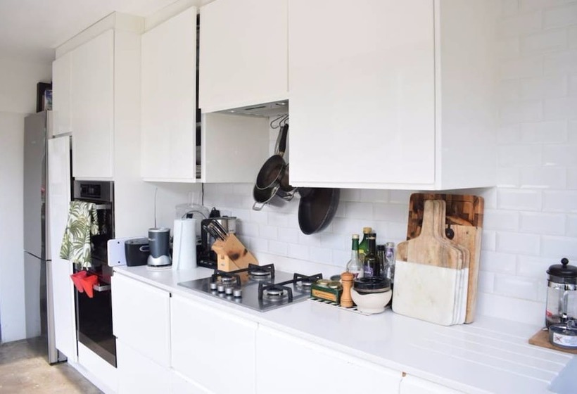 Bright Home In Stoke Newington