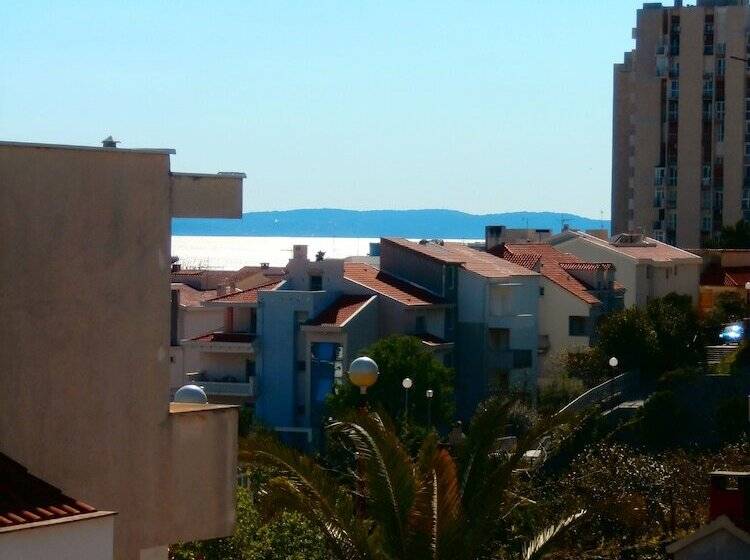 پانسیون Apartments Song