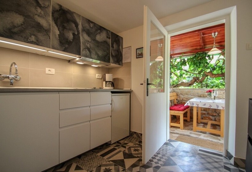 펜션 Carla Guest House
