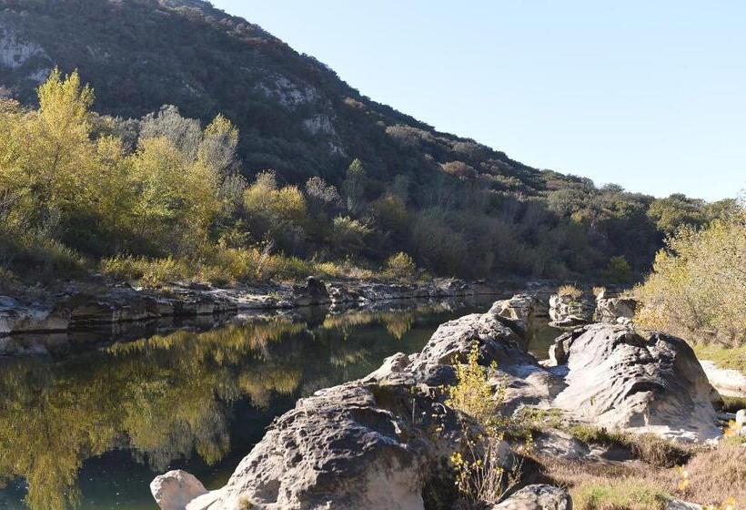 پانسیون Le Mas Des Alexandrins