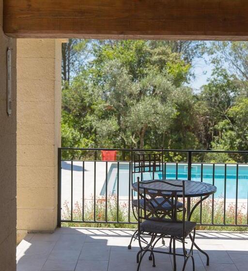 پانسیون Le Mas Des Alexandrins