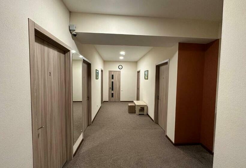 5 Rooms Near 300 Aragveli Metro Station
