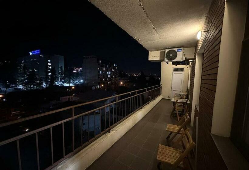 5 Rooms Near 300 Aragveli Metro Station