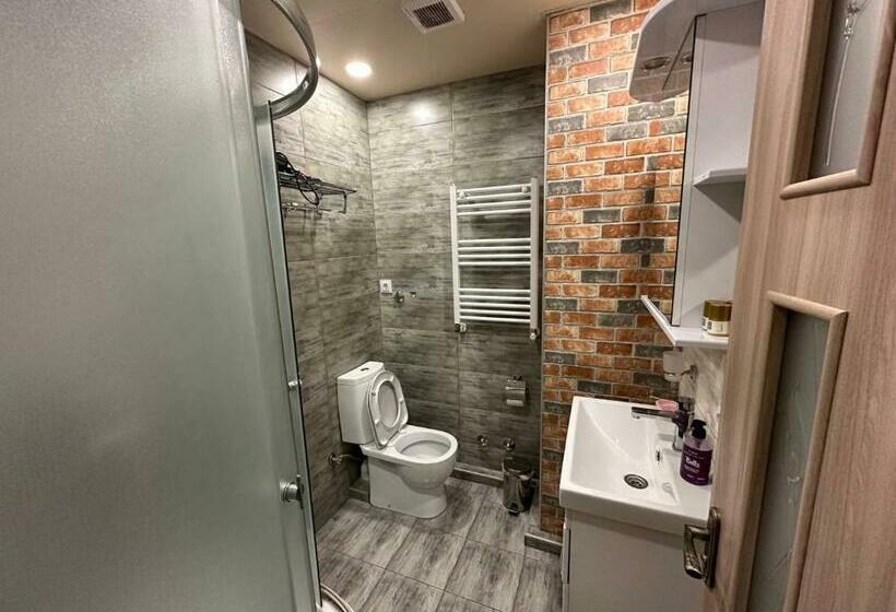 5 Rooms Near 300 Aragveli Metro Station