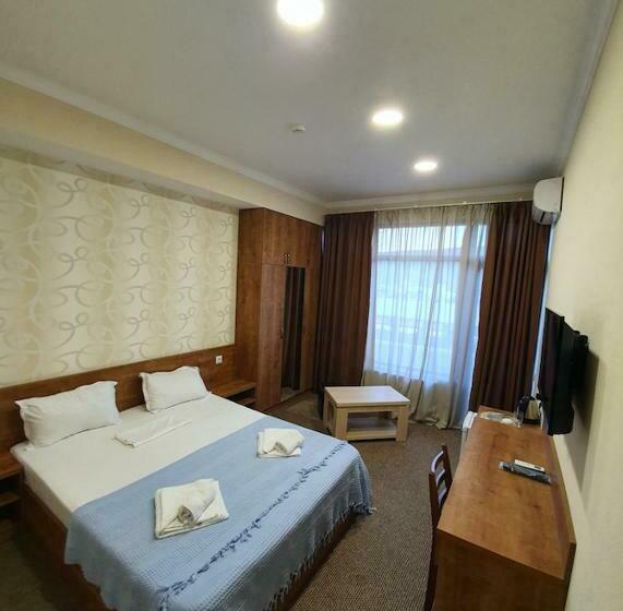 5 Rooms Near 300 Aragveli Metro Station