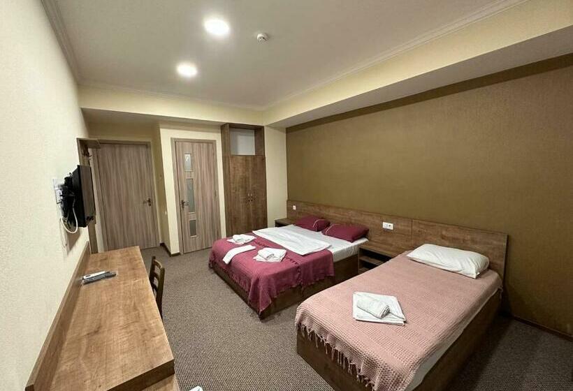 5 Rooms Near 300 Aragveli Metro Station