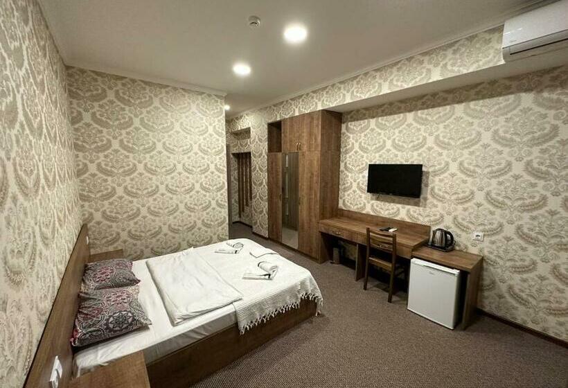 5 Rooms Near 300 Aragveli Metro Station