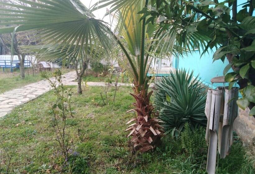 Hix Garden Apart