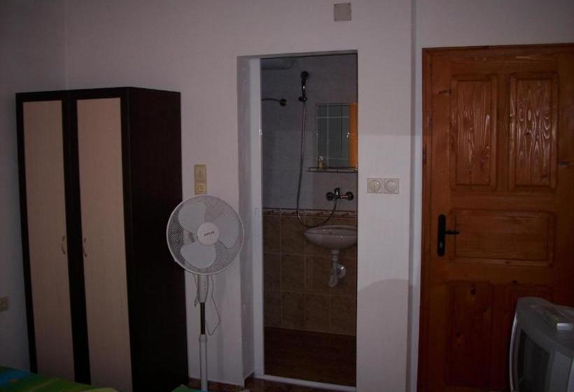 پانسیون Georgievi Guest House