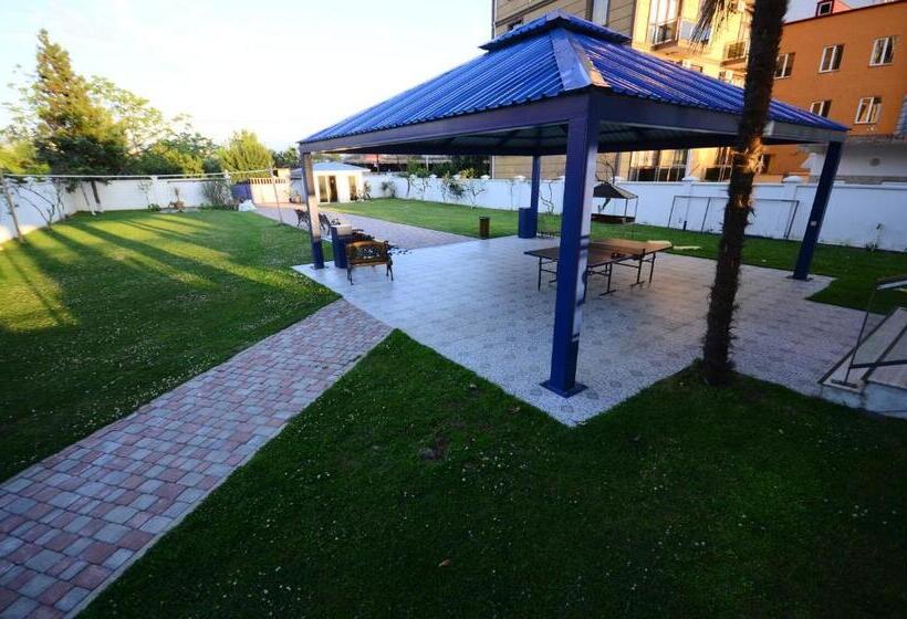 هتل Batumi Palm