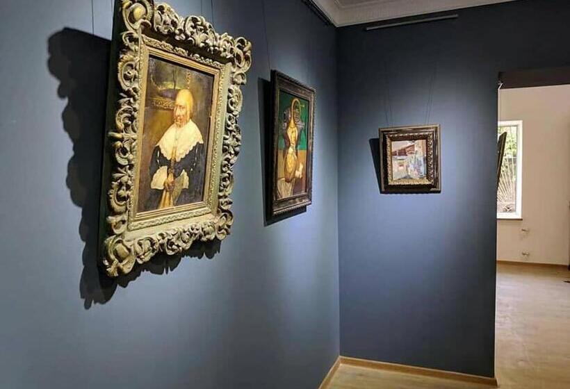 پانسیون Gallery Guesthouse