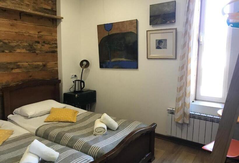 پانسیون Gallery Guesthouse