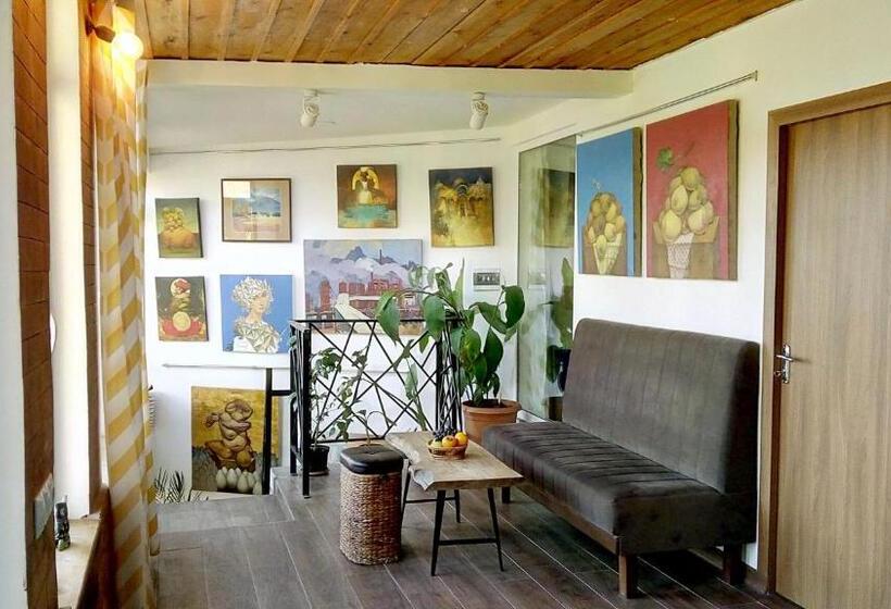 پانسیون Gallery Guesthouse