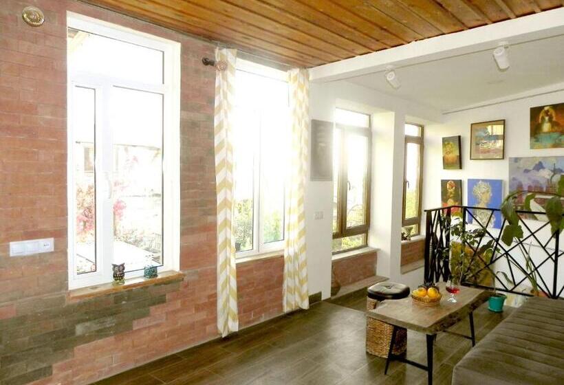 پانسیون Gallery Guesthouse