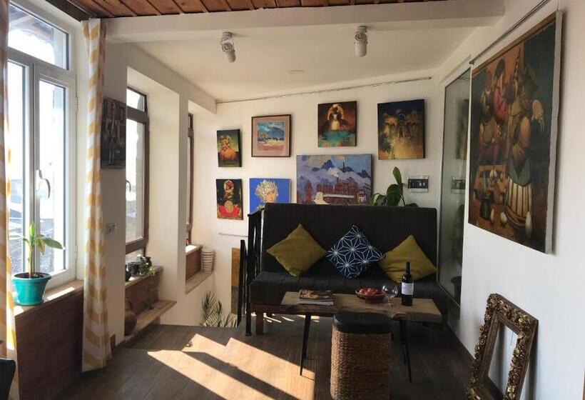 پانسیون Gallery Guesthouse