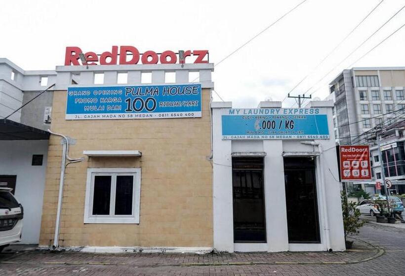 پانسیون Reddoorz @ Jalan Gajah Mada Medan 2