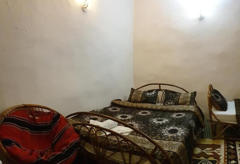 پانسیون The Orient Home
