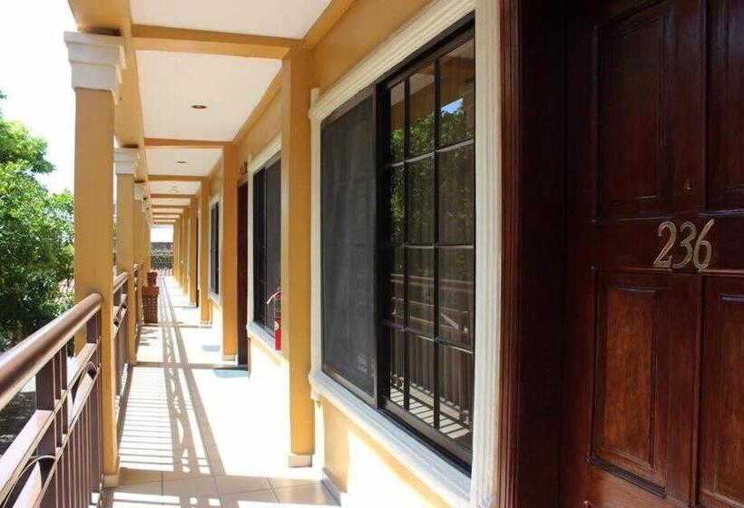 Aparthotel La Cordillera