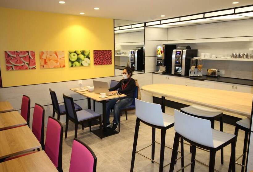 Fotos del hotel Hôtel Charing Cross:  27