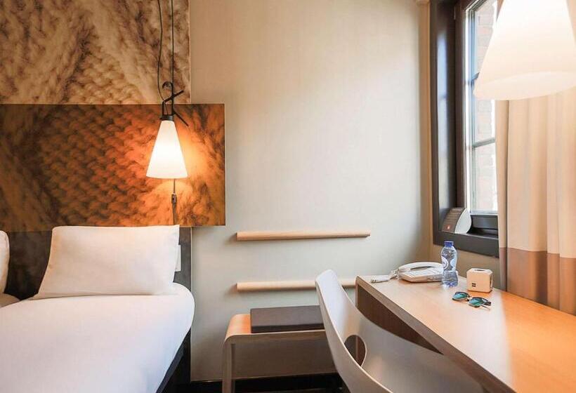 Fotos del hotel Ibis  Brussels Centre Gare Du Midi:  22