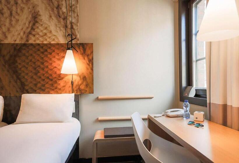 فندق Ibis Brussels Centre Gare Midi