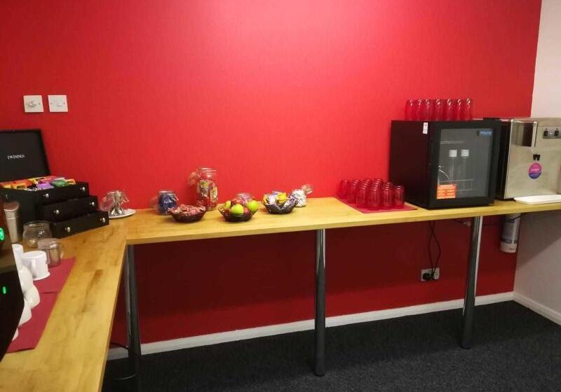 هتل Ibis Chesterfield North  Barlborough