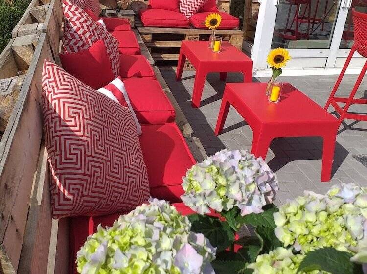 هتل Ibis Köln Frechen