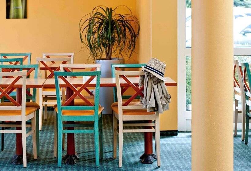 هتل Ibis Köln Frechen