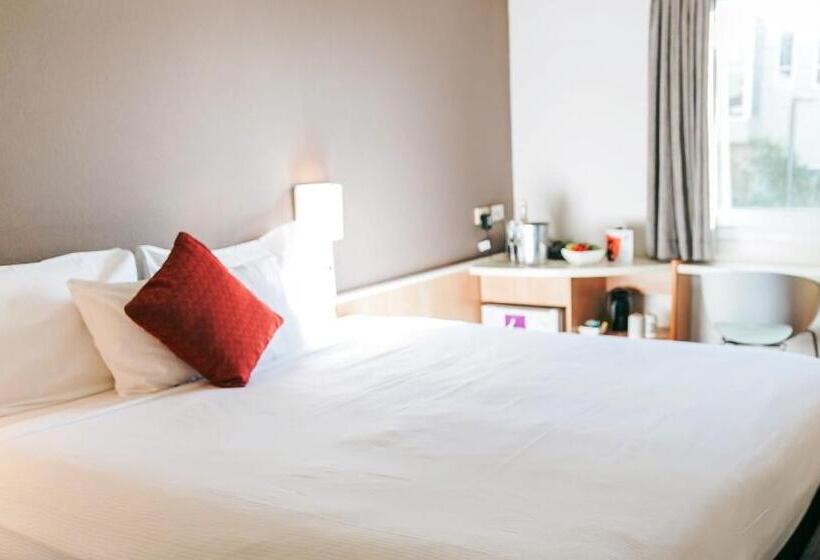 هتل Ibis Newcastle