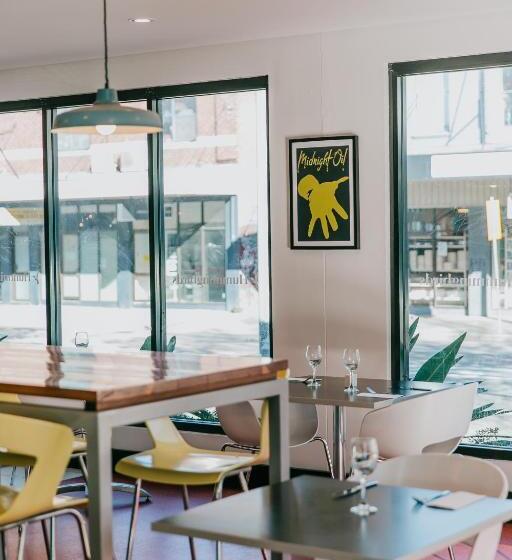 هتل Ibis Newcastle