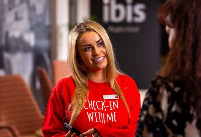 هتل Ibis Rugby East