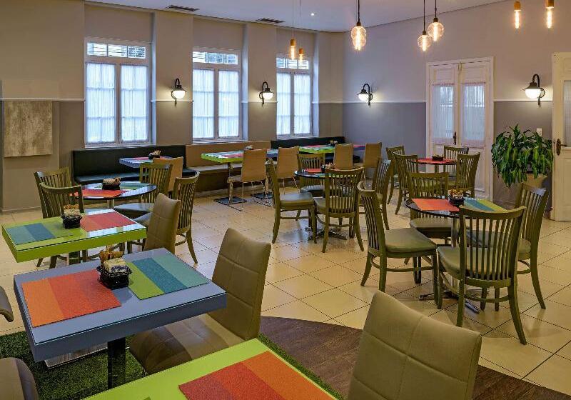 هتل Ibis Styles Curitiba Centro Civico