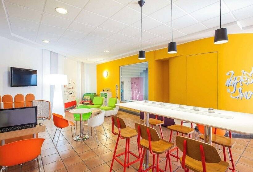هتل Ibis Styles Napoli Garibaldi