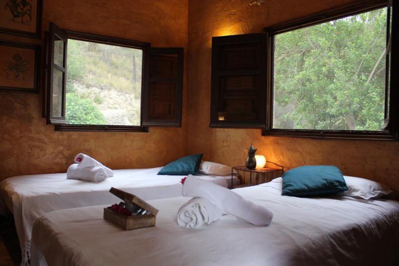 هتل Masia Sumidors