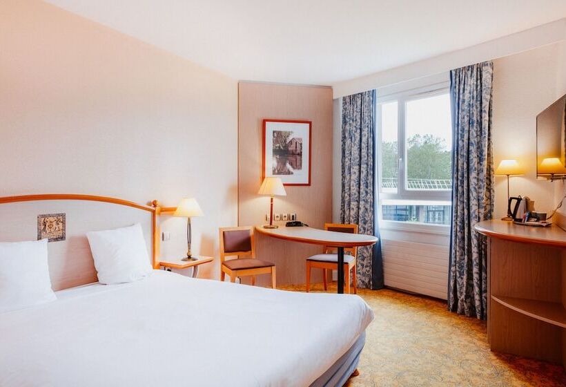 هتل Mercure Nevers Pont De Loire