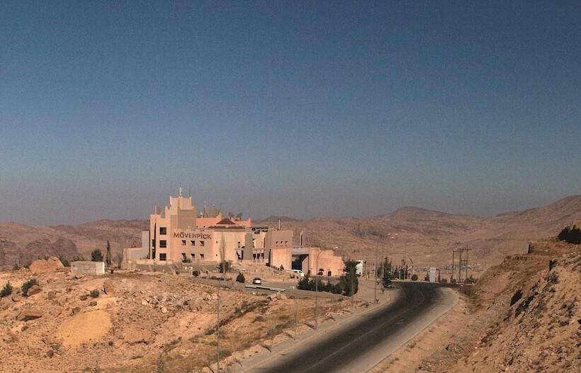 هتل Movenpick Nabatean Castle