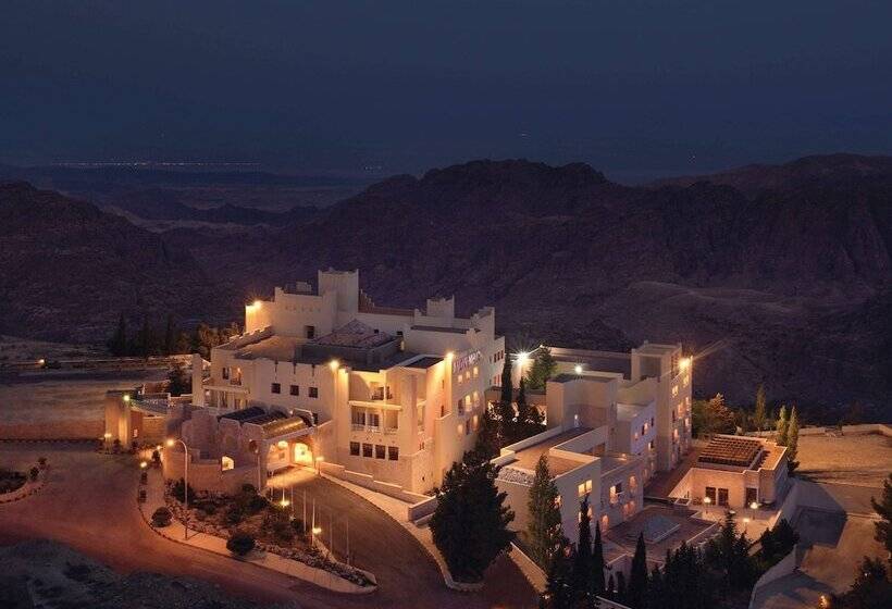 هتل Movenpick Nabatean Castle