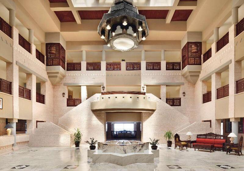 هتل Movenpick Nabatean Castle