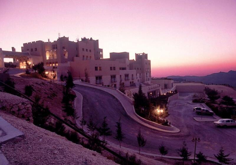 هتل Movenpick Nabatean Castle