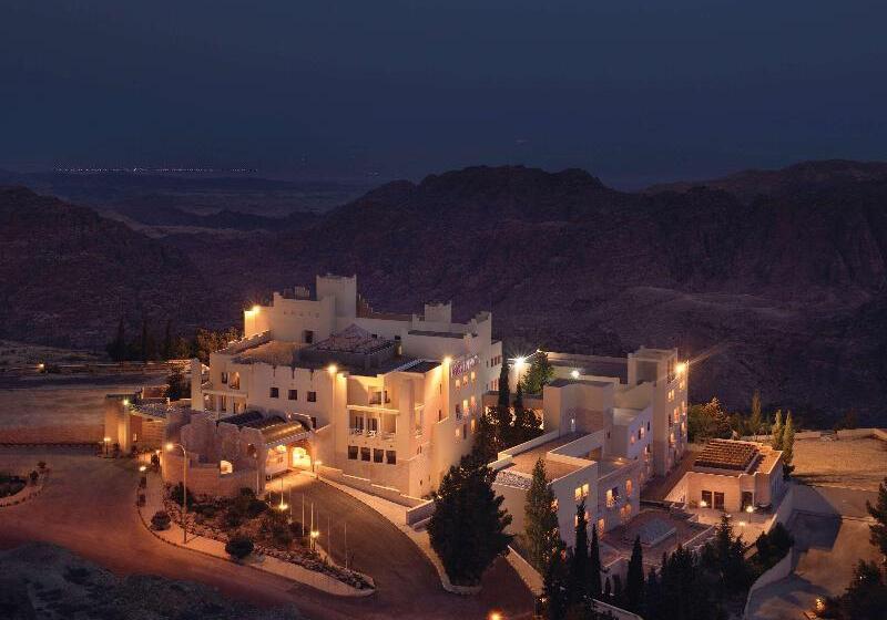 هتل Movenpick Nabatean Castle