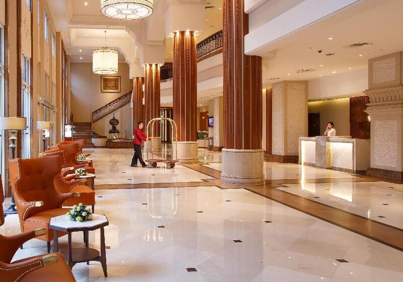 هتل Parkroyal Yangon