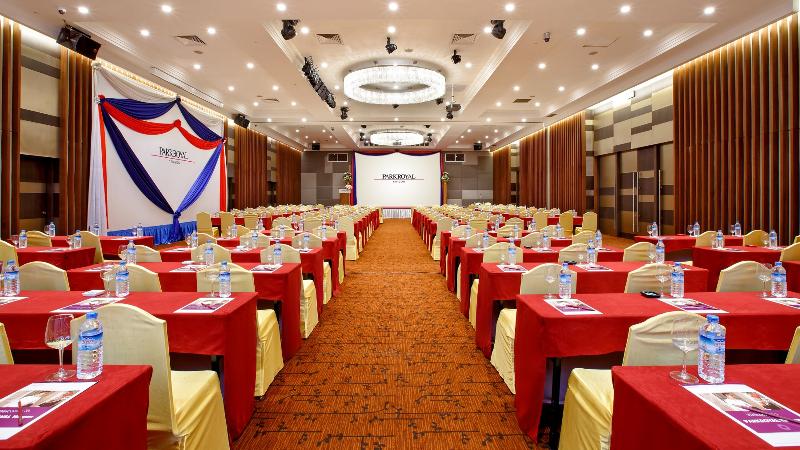 هتل Parkroyal Yangon