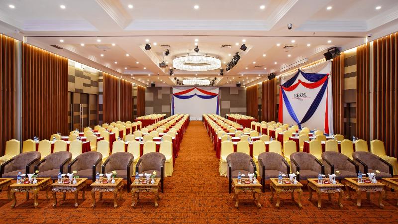 هتل Parkroyal Yangon