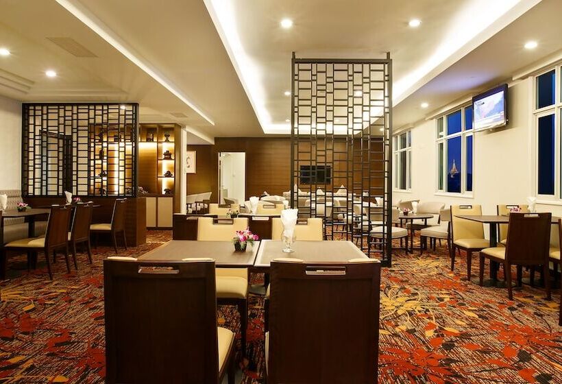 هتل Parkroyal Yangon